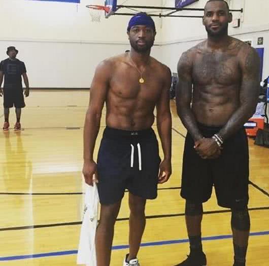 成年赛事 成年赛事