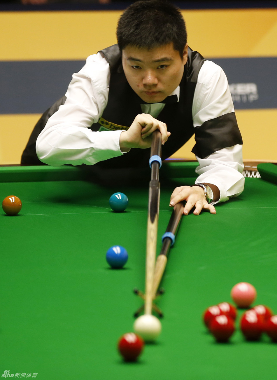 这个年轻球 这个年轻球