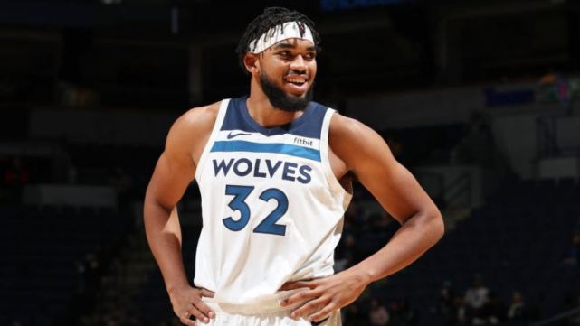 他更多扮演 他更多扮演